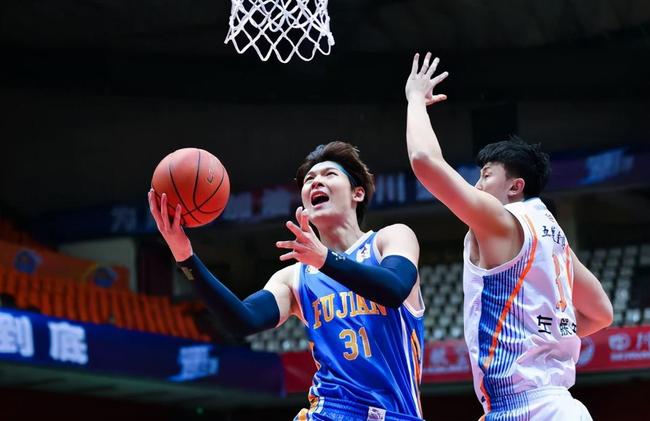 爱游戏体育-关于北京首钢发布备战花絮，清晨造点机会，西甲任务艰巨，赛程密集仍需轮换的信息